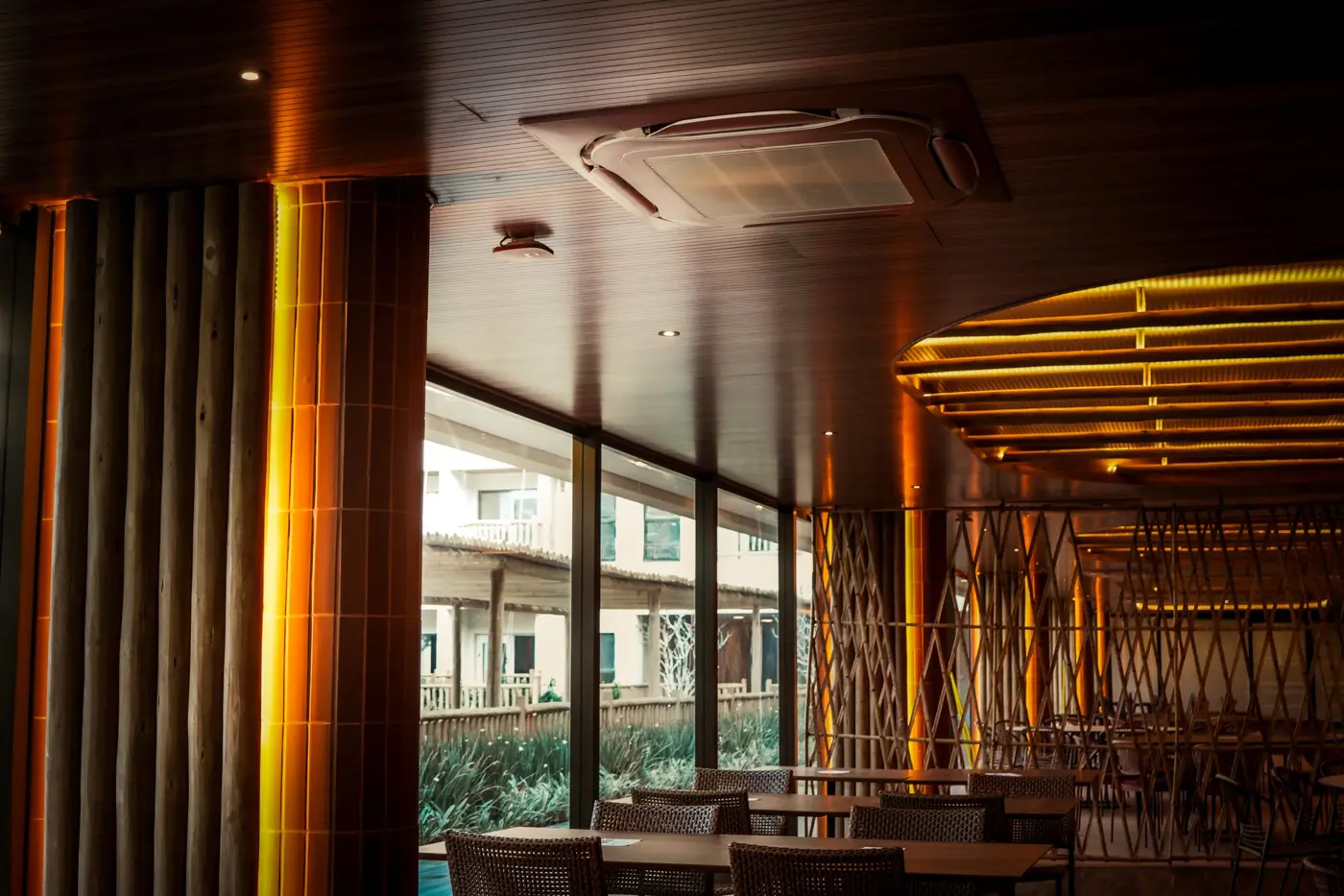 Restaurante de hotel de alto padrão em Aquiraz com infraestrutura instalada pela G2B